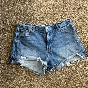 Abercrombie HR Mom Shorts